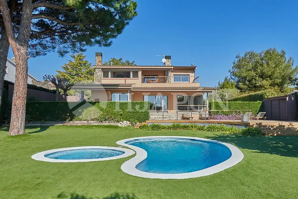 Jardín de Casa o chalet en venta en Alella con Aire acondicionado, Calefacción y Jardín privado