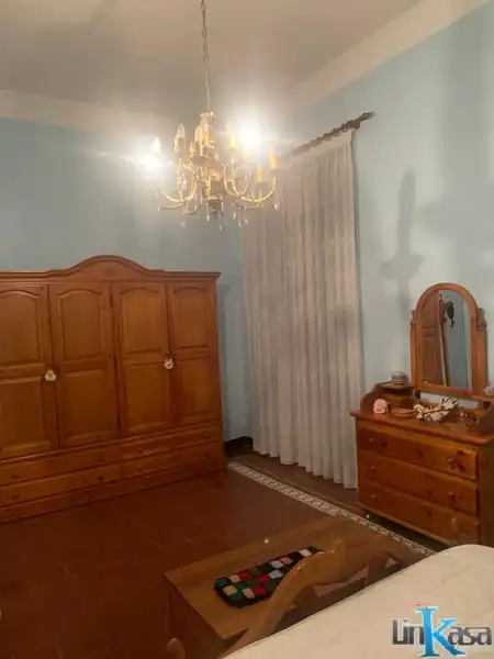 Dormitori de Casa o xalet en venda en Linares amb Terrassa i Balcó