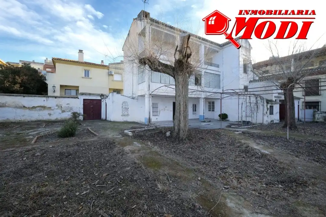 House with garden for sale in GARZON 18