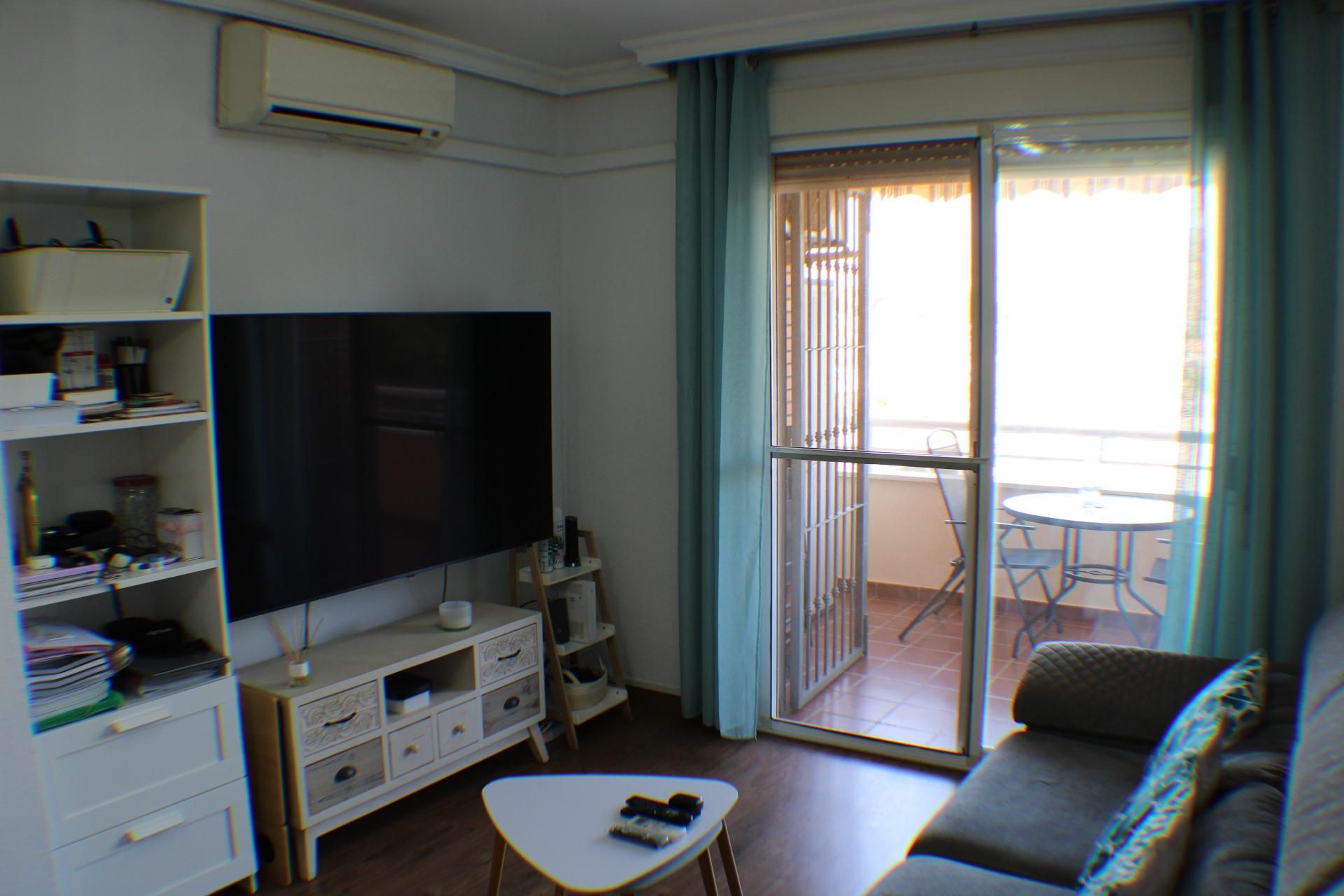 Sala de estar de Piso en venta en  Almería Capital con Terraza y Piscina comunitaria