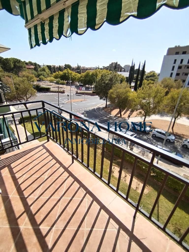 Vista exterior de Pis de lloguer en  Córdoba Capital amb Moblat, Rentadora i Microones