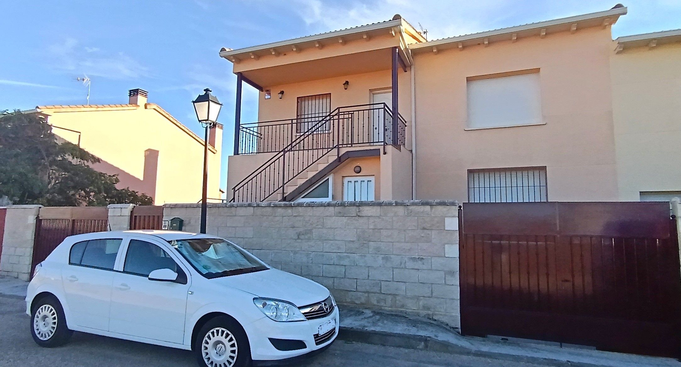 Exterior view of Single-family semi-detached for sale in Horche  with Heating, Storage room and Furnished