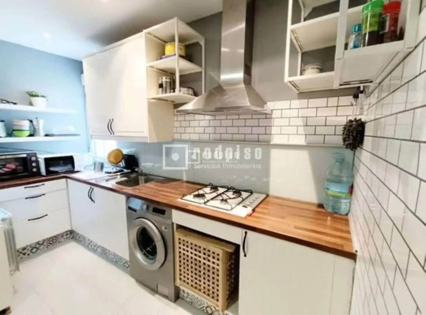 Cocina de Estudio de alquiler en Madrid con Calefacción y Amueblado