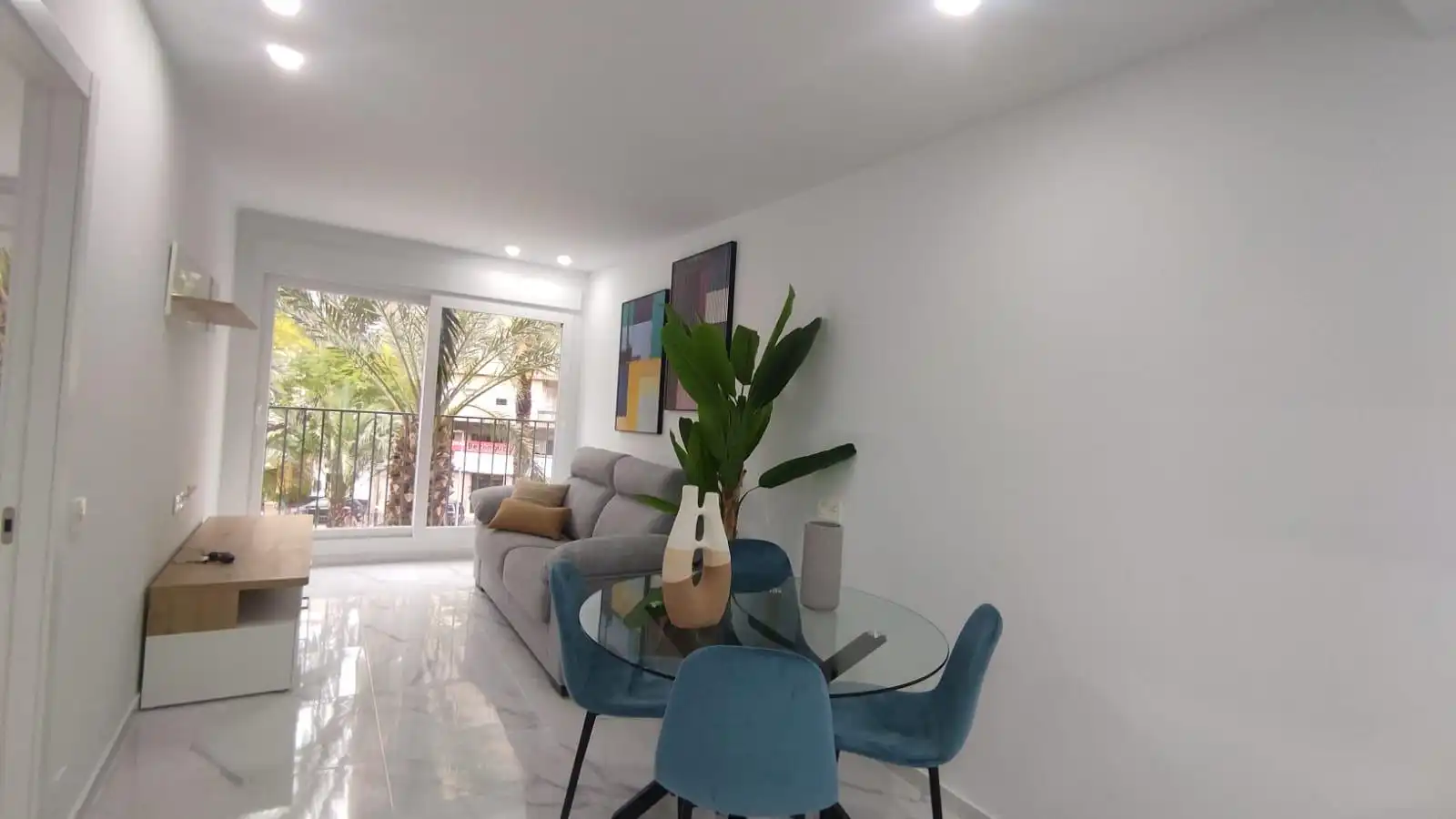 Sala d'estar de Apartament de lloguer en Alicante / Alacant amb Aire condicionat, Moblat i Piscina comunitària