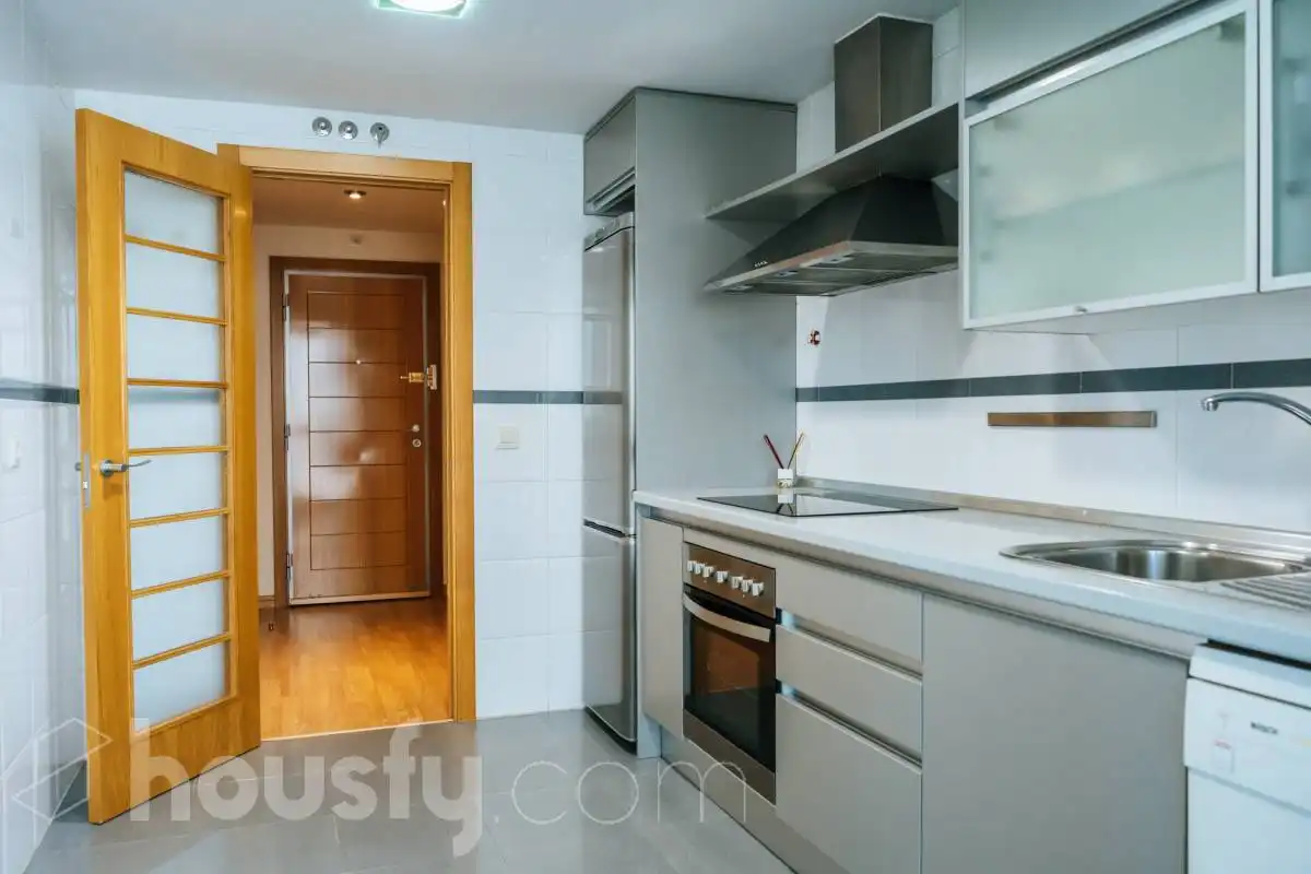 Wohnung zur Miete in Avenida de la Osa Menor, Sur - PAU 4