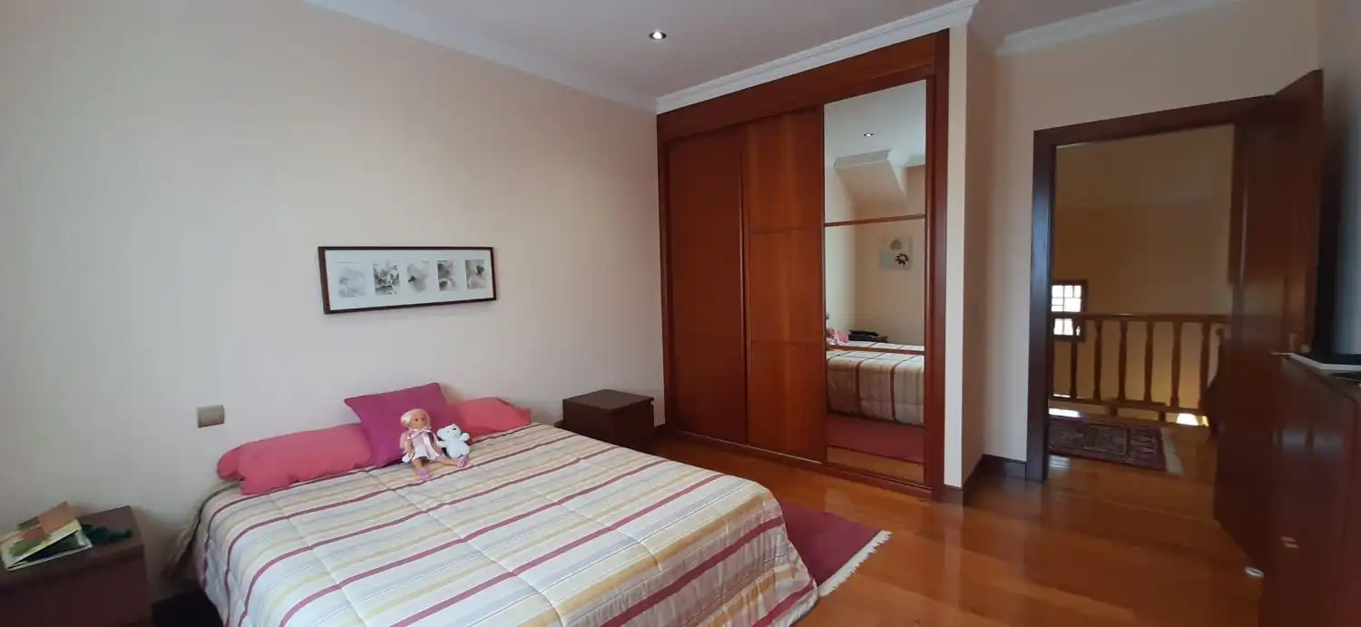 Dormitori de Casa o xalet en venda en Argoños  amb Calefacció