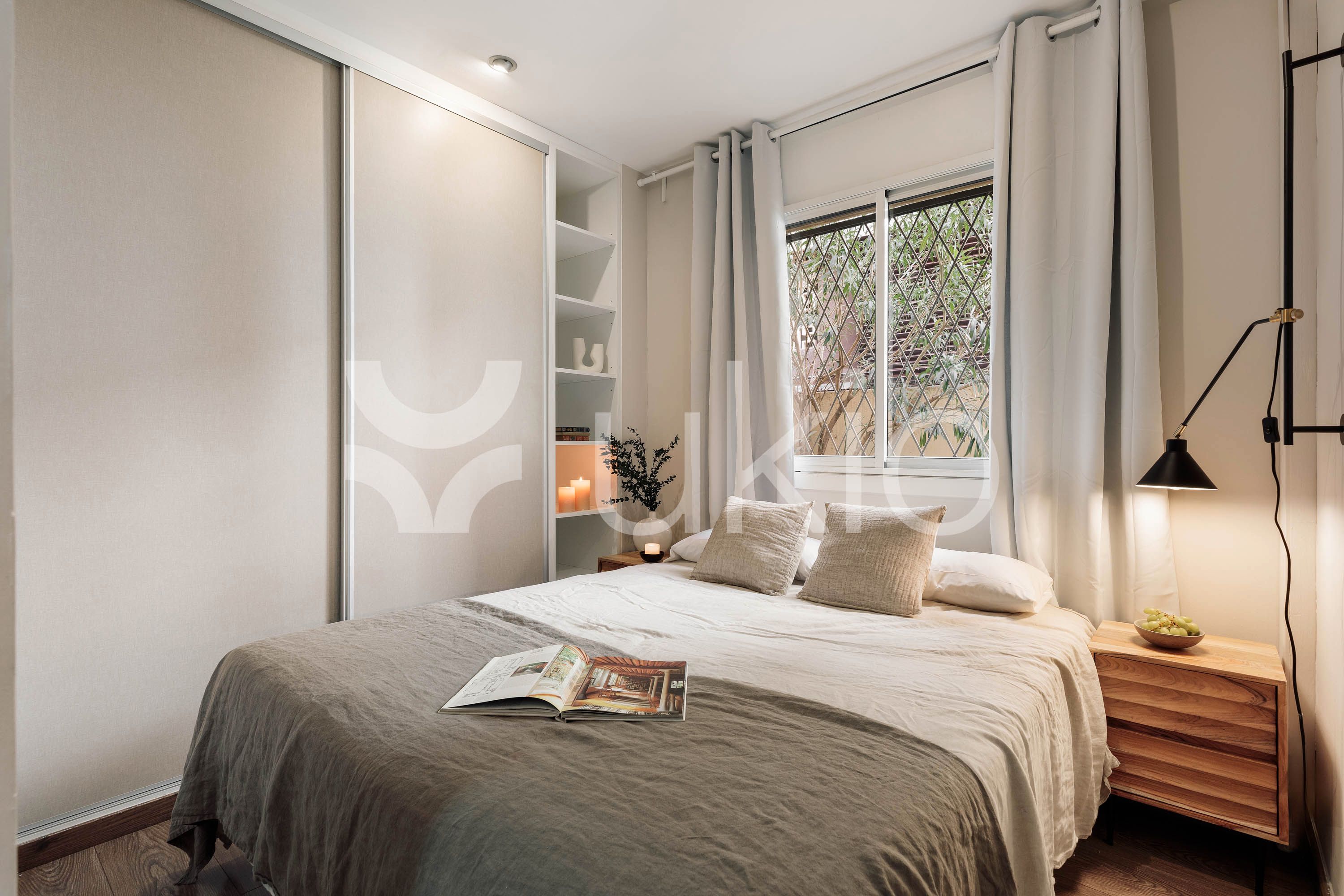 Dormitori de Apartament de lloguer en  Barcelona Capital amb Aire condicionat, Calefacció i Moblat