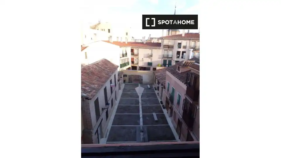 Exterior view of Flat for rent in Alcalá de Henares  with Air Conditioner, Heating and Furnished