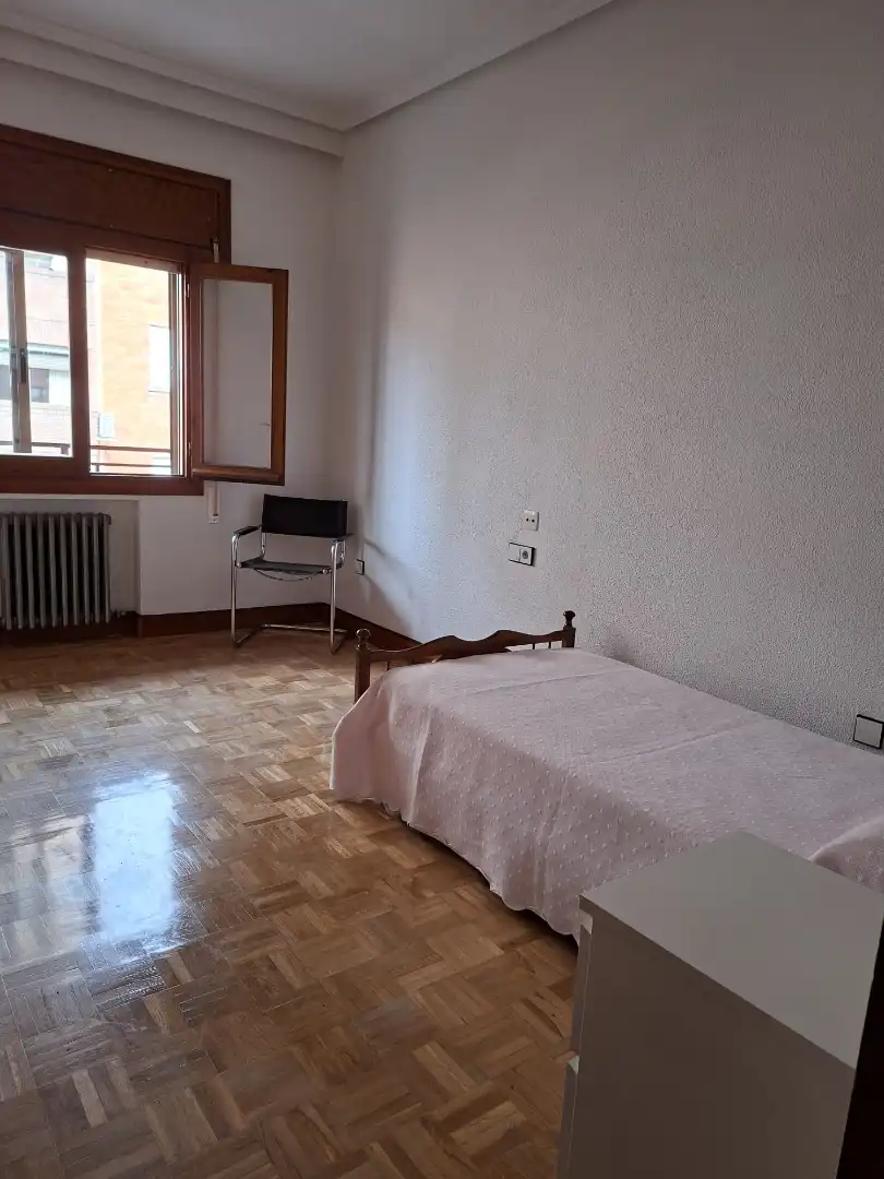 Habitación de Piso de alquiler en Guadalajara con Calefacción, Parquet y Terraza