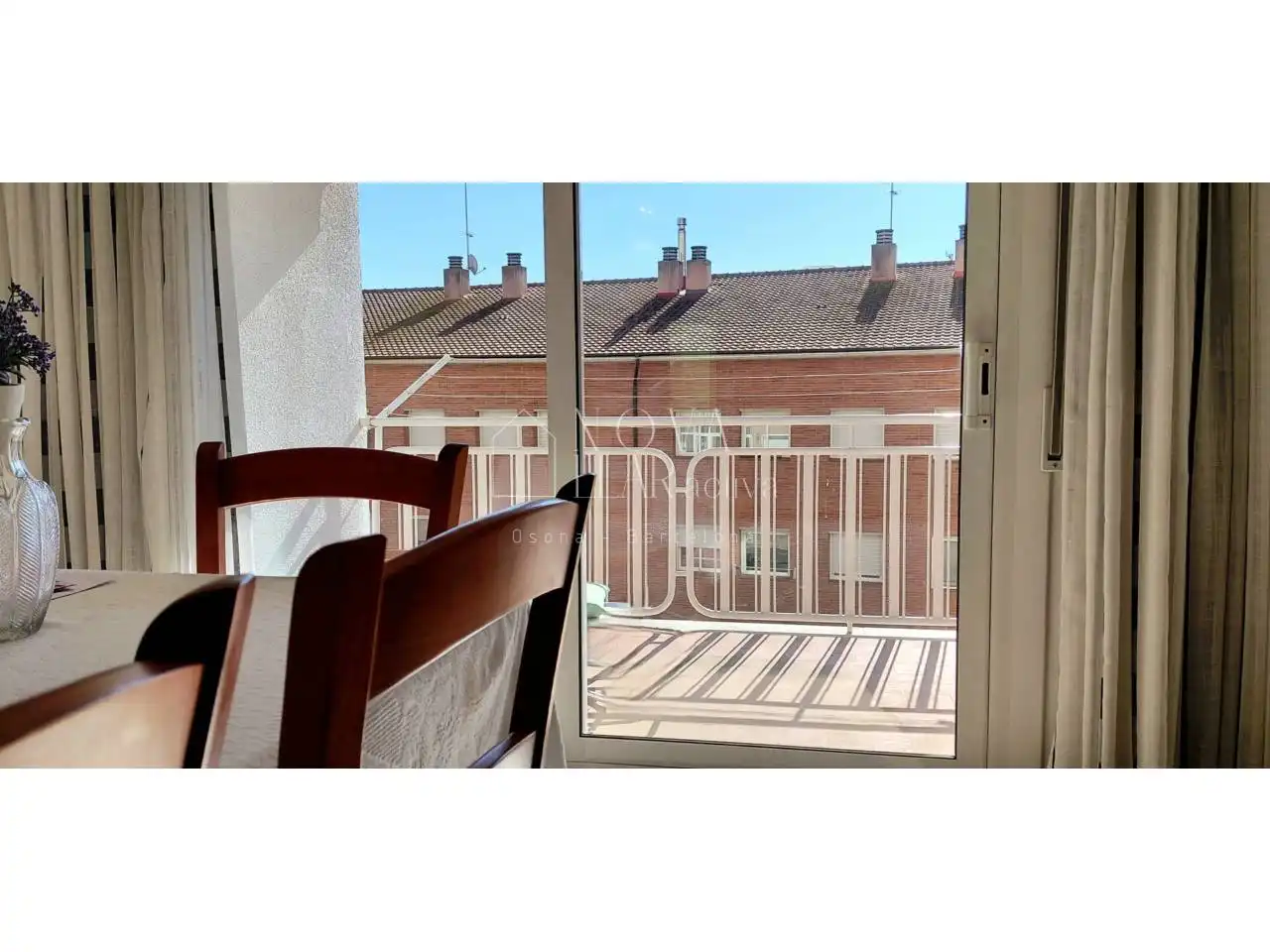 Außenansicht von Wohnungen zum Verkauf in Centelles mit Heizung und Balkon