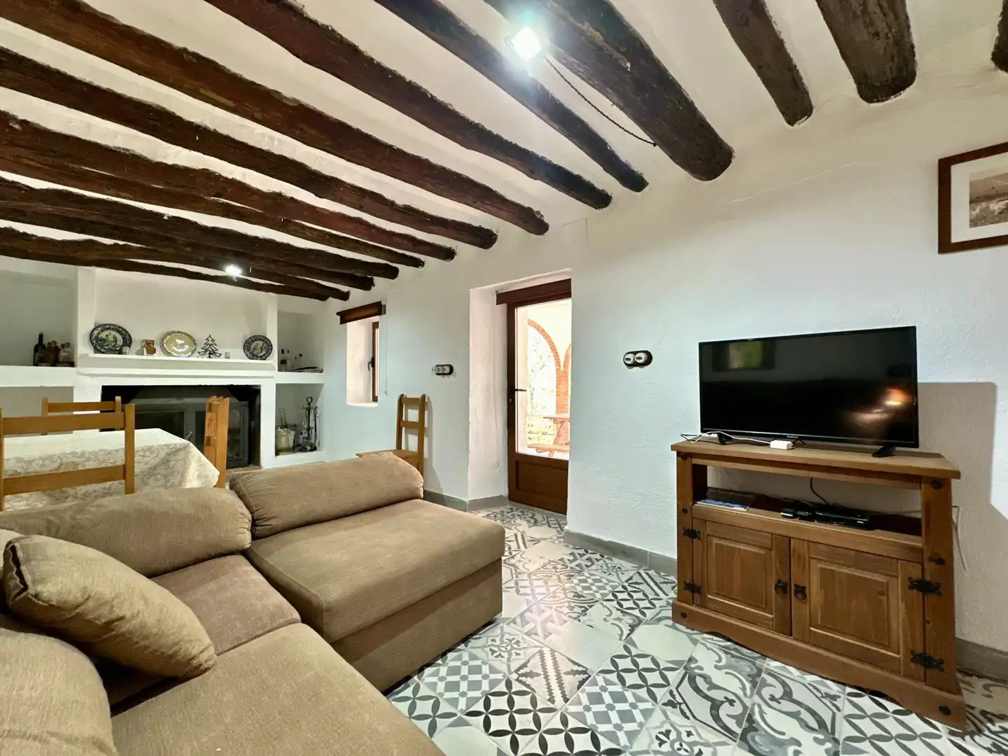 Sala d'estar de Finca rústica en venda en Sierro amb Aire condicionat, Calefacció i Jardí privat