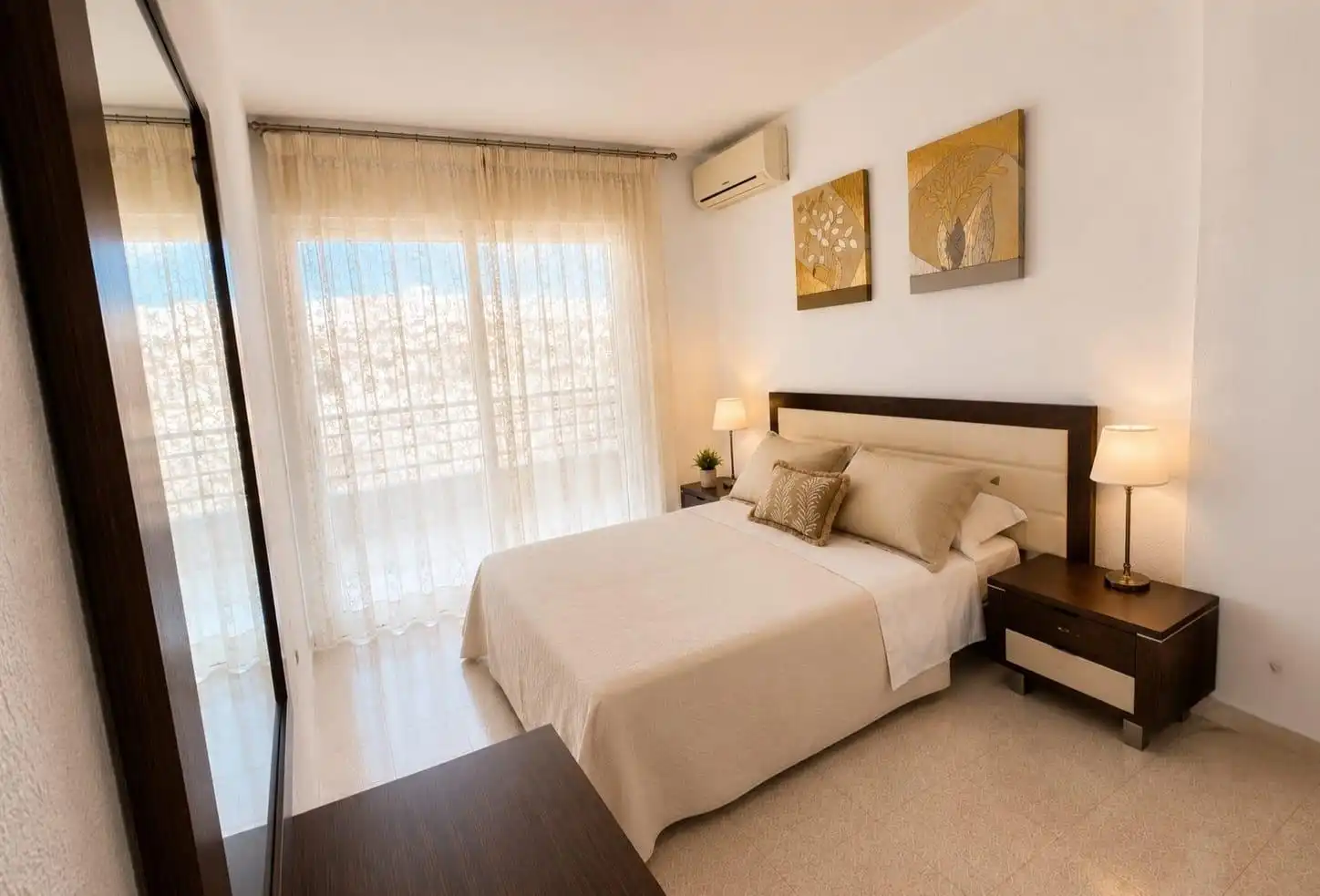 Habitación de Apartamento de alquiler en Torrevieja con Aire acondicionado y Amueblado