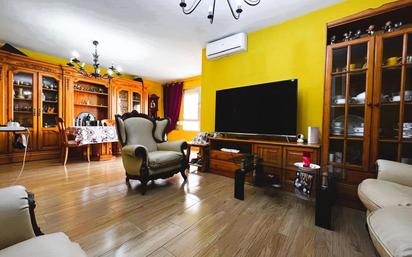 Living room of Flat for sale in Algeciras  with Terrace and Balcony