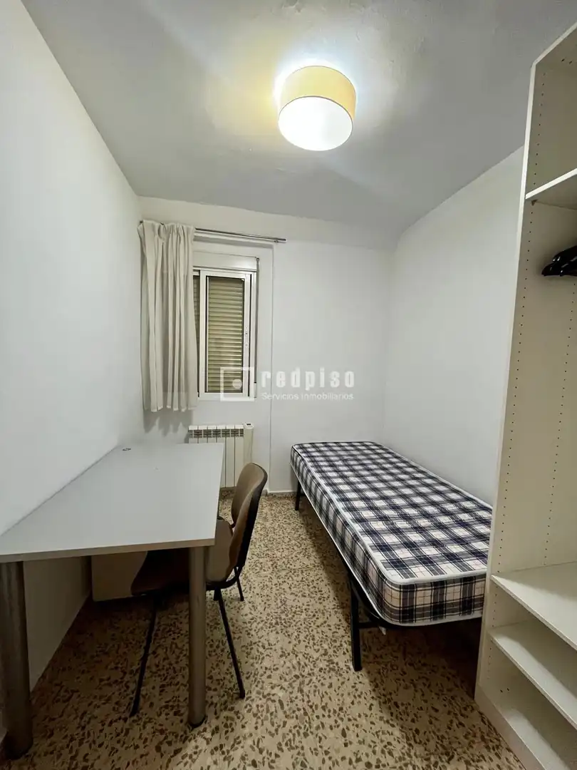 Bedroom of Flat for rent in Granada  with Furnished