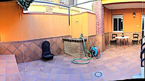 Vivienda en Linares en planta baja con gran terraza de 4 habitaciones.