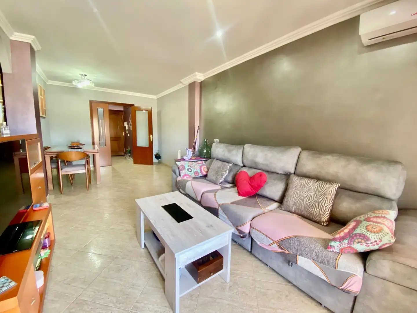 Sala de estar de Piso en venta en La Riera de Gaià con Aire acondicionado, Terraza y Piscina comunitaria