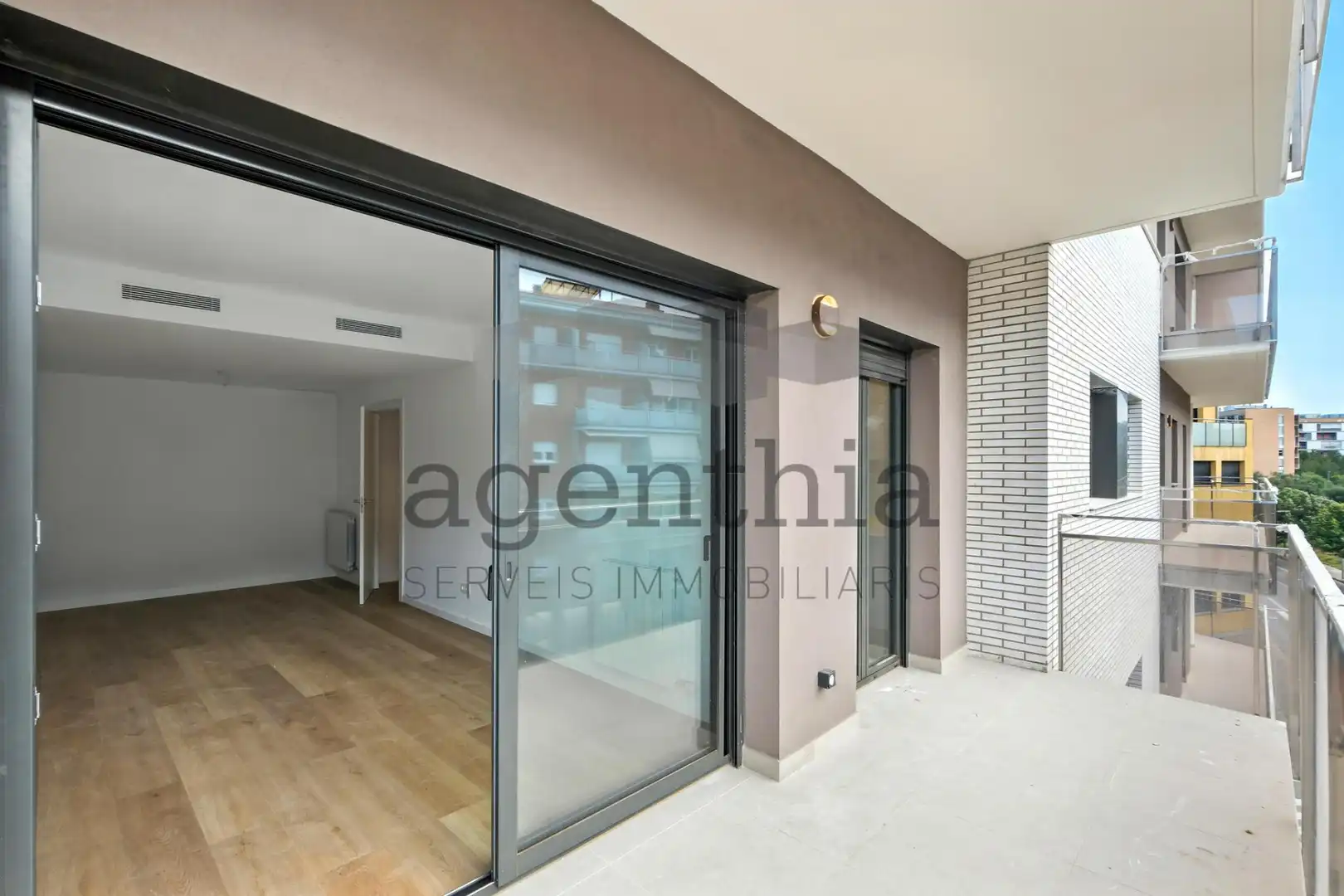 Piso en venta en Carrer Migdia, 124, Eixample Sud – Migdia