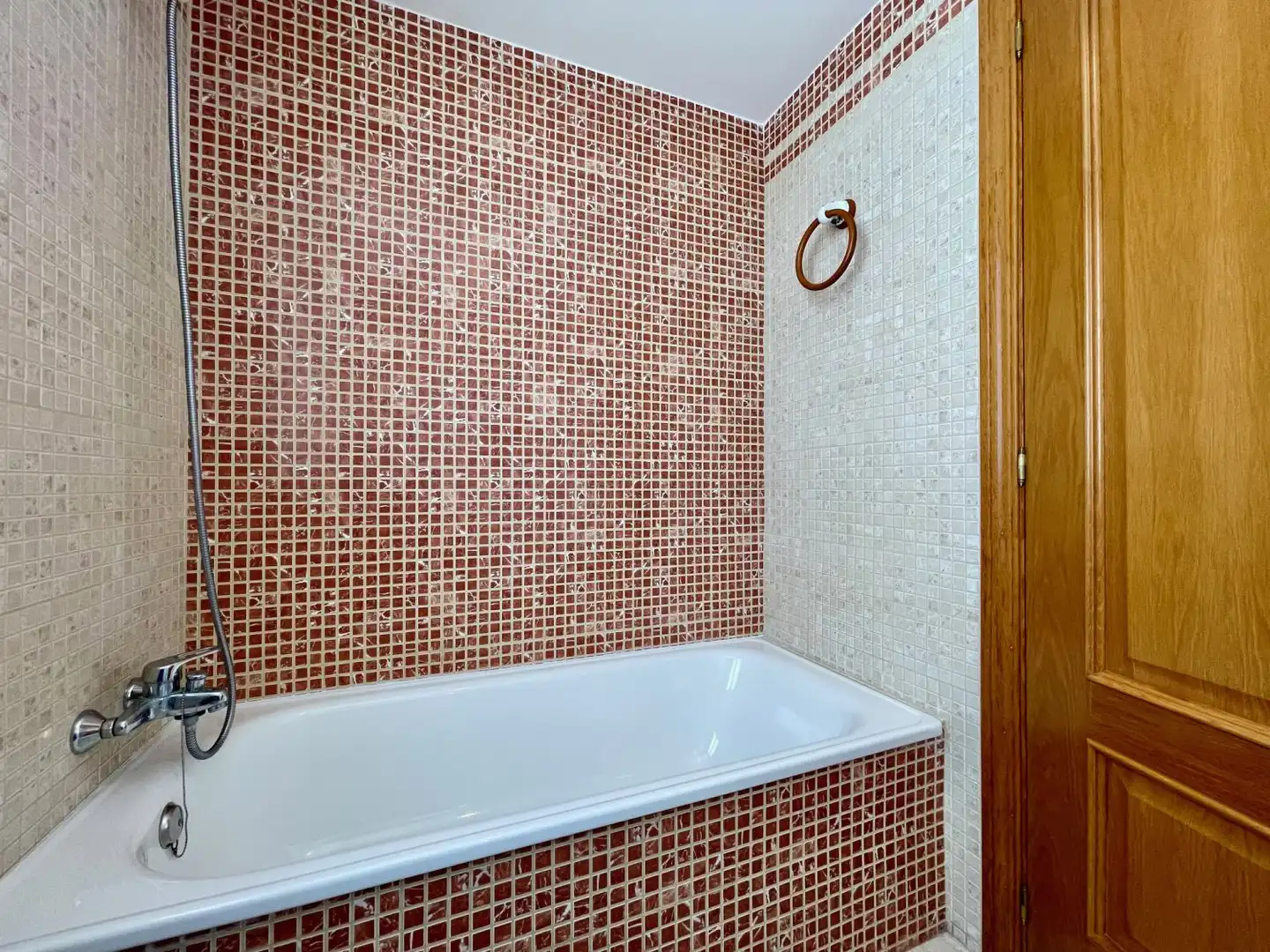 Badezimmer von Wohnung zum Verkauf in Alicante / Alacant mit Klimaanlage, Heizung und Terrasse