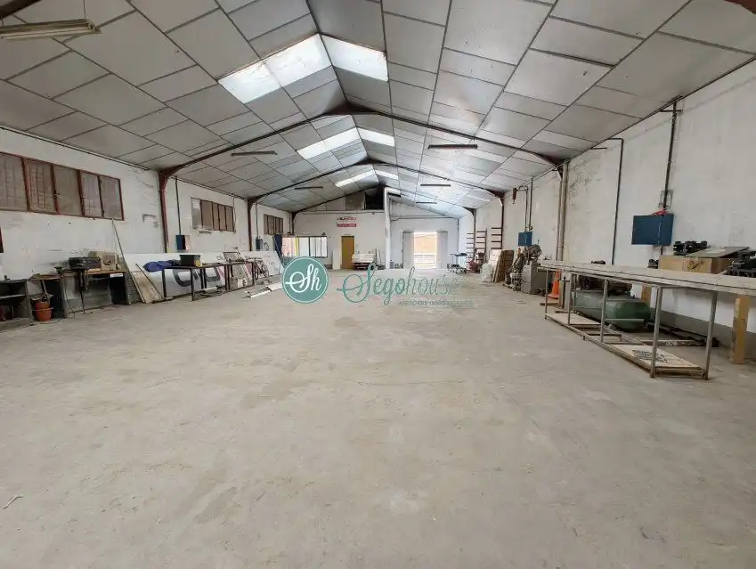 Fabrikhallen zur Miete in Segovia