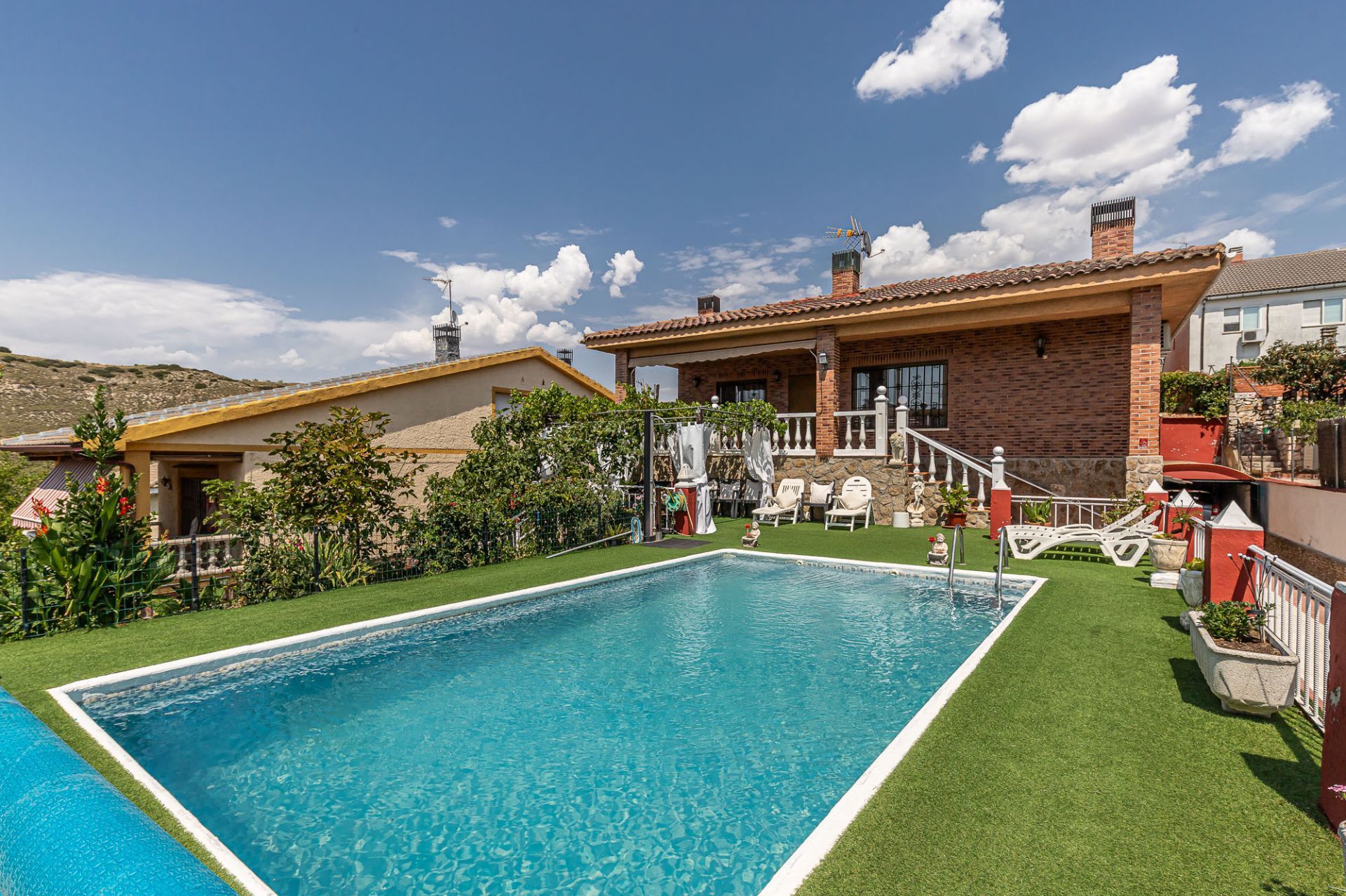 Piscina de Casa o xalet en venda en Villalbilla amb Aire condicionat, Calefacció i Jardí privat