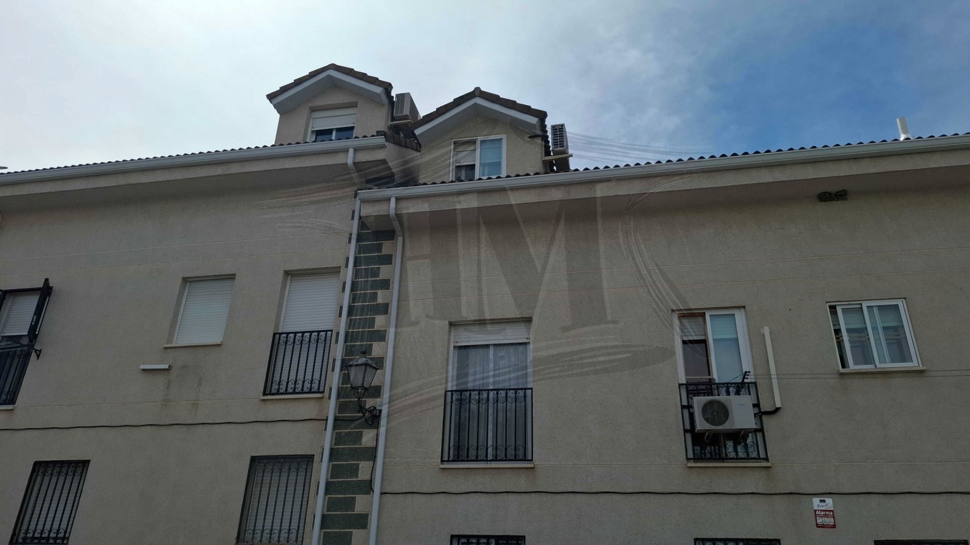 Vista exterior de Dúplex en venta en Torres de la Alameda con Calefacción, Parquet y Terraza