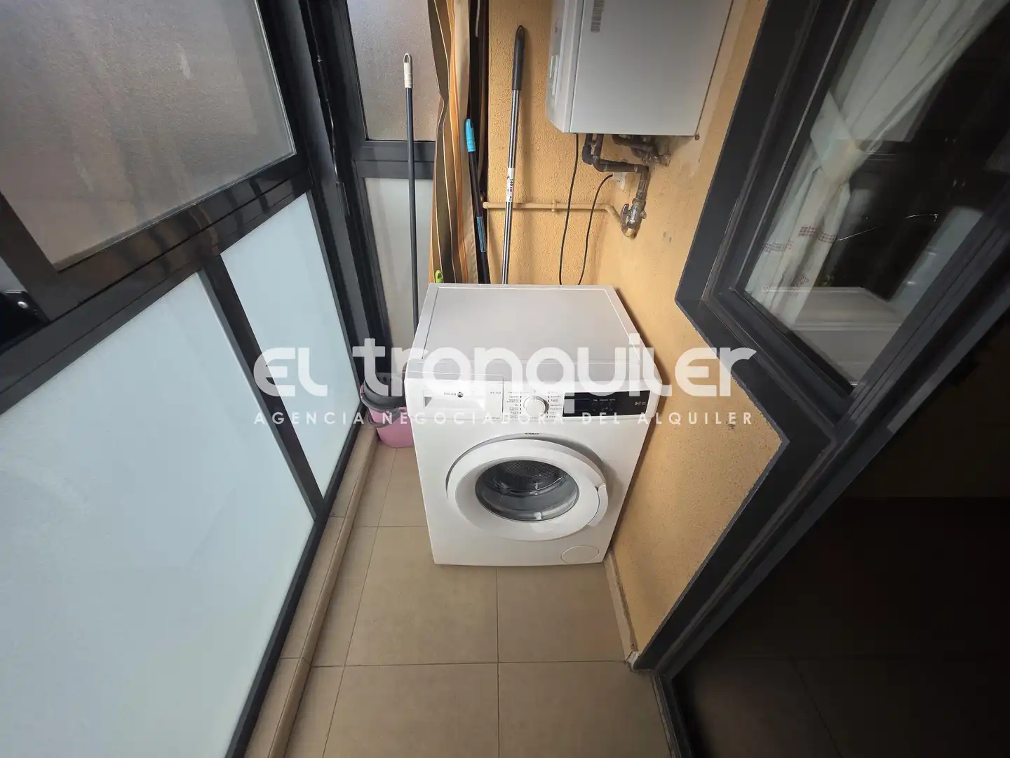 Balcony of Flat for rent in Madrid  with Air Conditioner, Parquet flooring and Swimming Pool