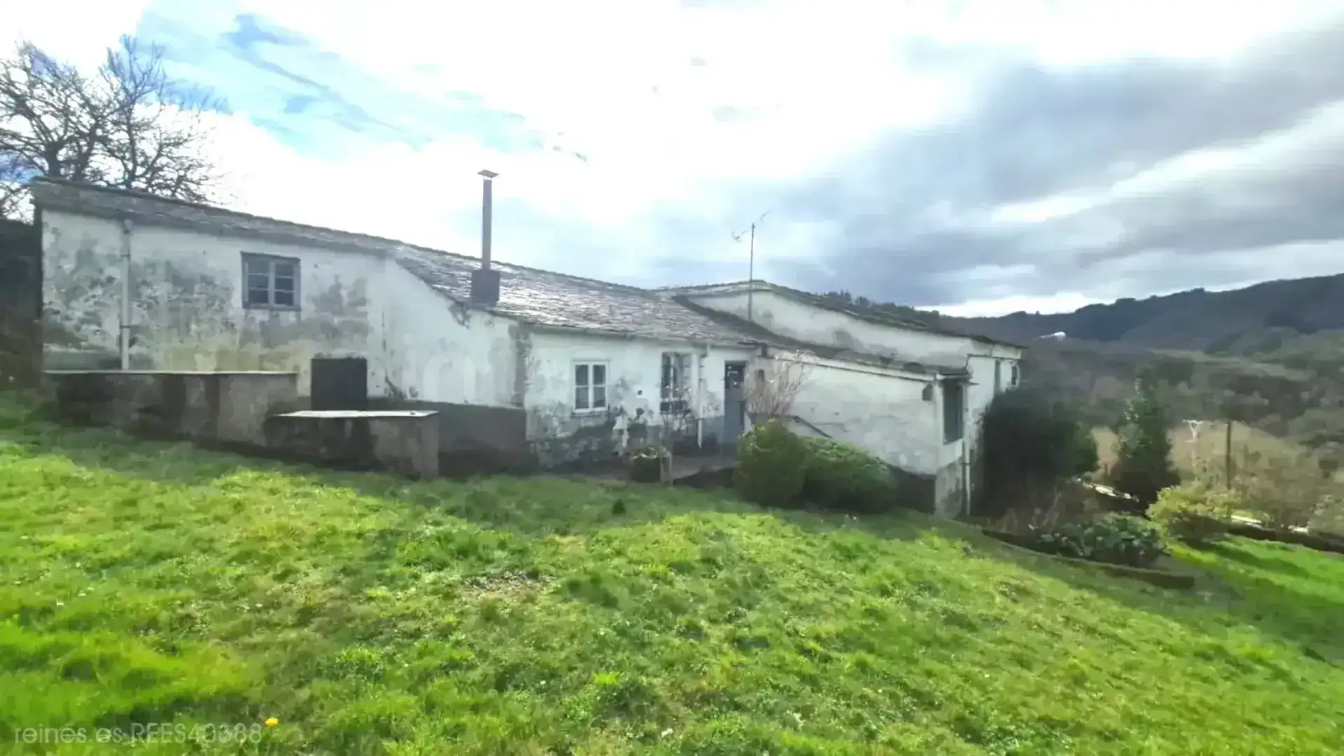 Vista exterior de Casa o chalet en venta en Santa Eulalia de Oscos con Calefacción y Amueblado