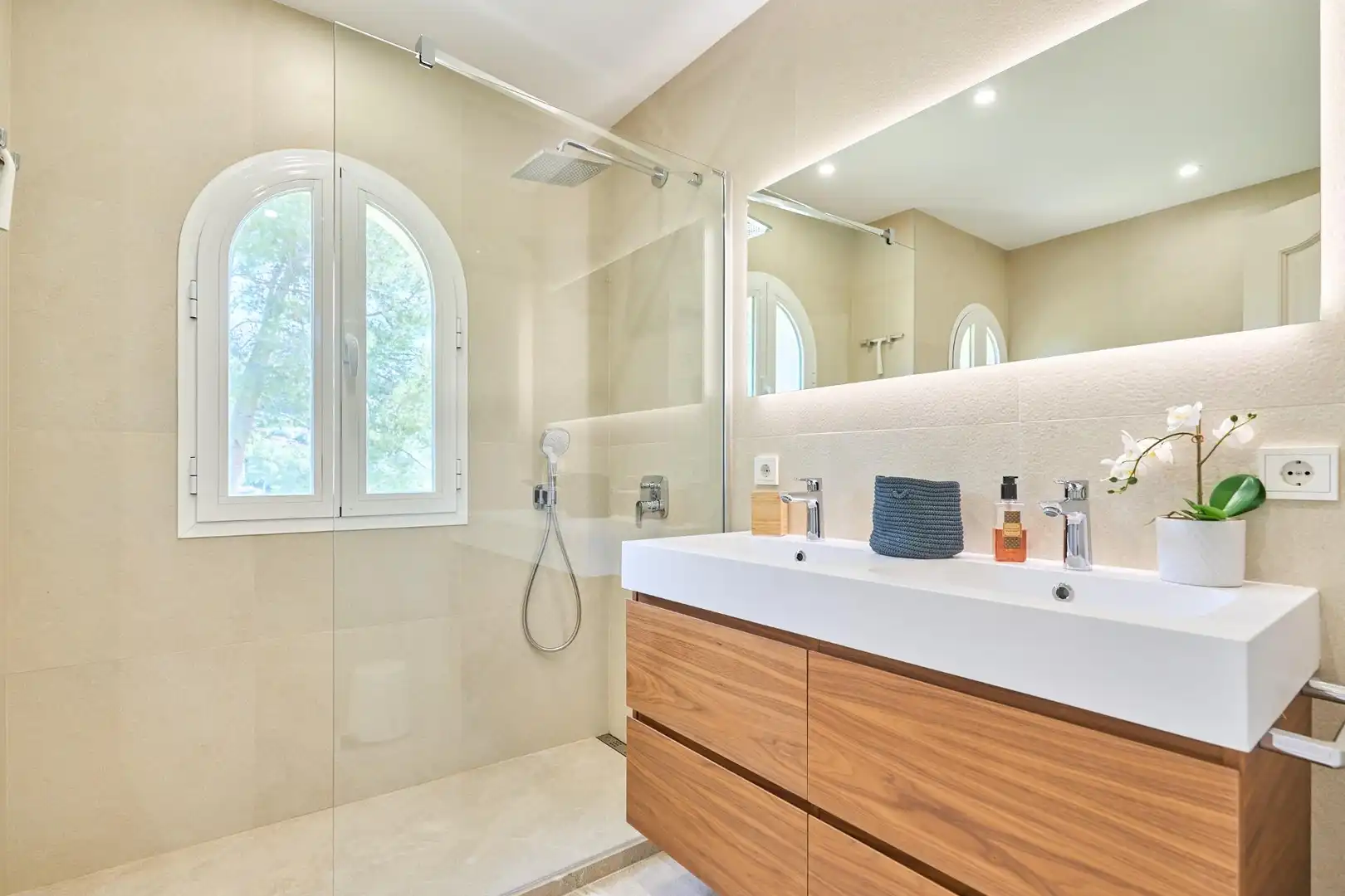 Bany de Casa o xalet en venda en  Palma de Mallorca amb Aire condicionat, Jardí privat i Parquet
