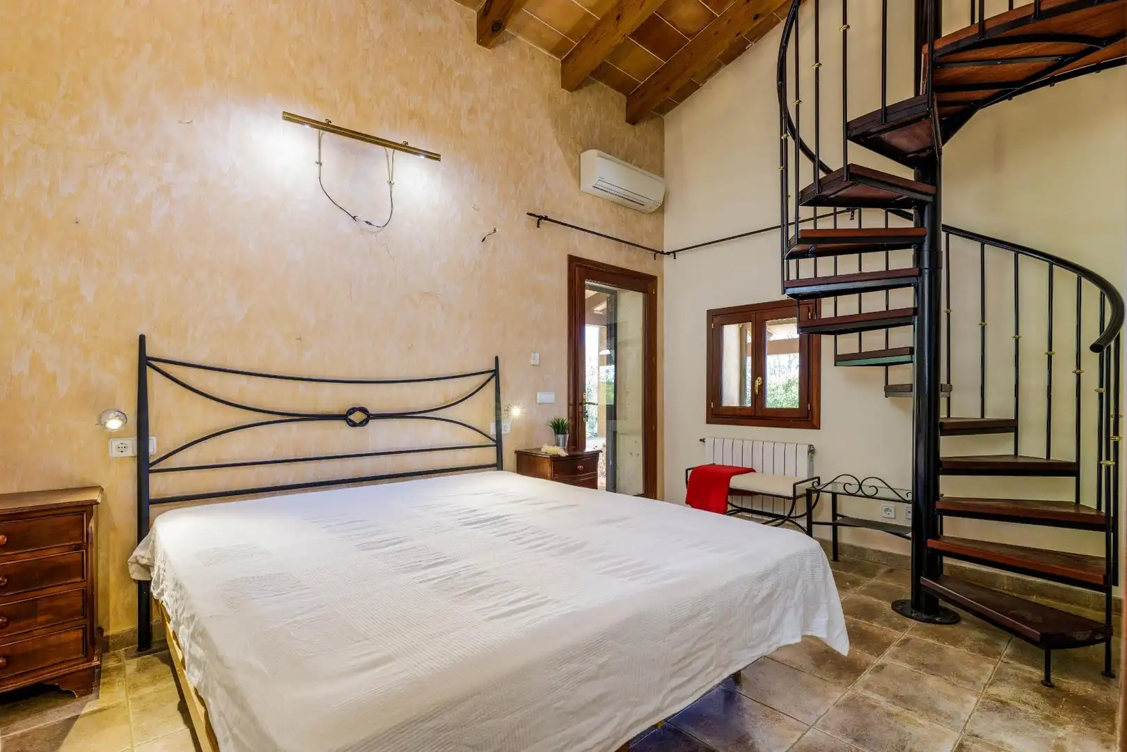Schlafzimmer von Haus oder Chalet zum Verkauf in Manacor mit Klimaanlage, Privatgarten und Terrasse