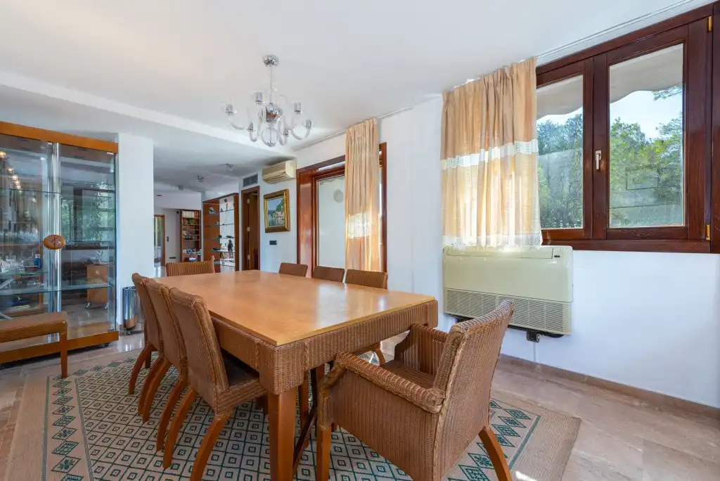 Esszimmer von Dachboden zum Verkauf in Calvià mit Klimaanlage, Heizung und Terrasse