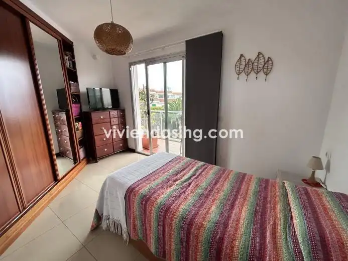 Flat for sale in Calle la Gorvorana, Longuera - Toscal