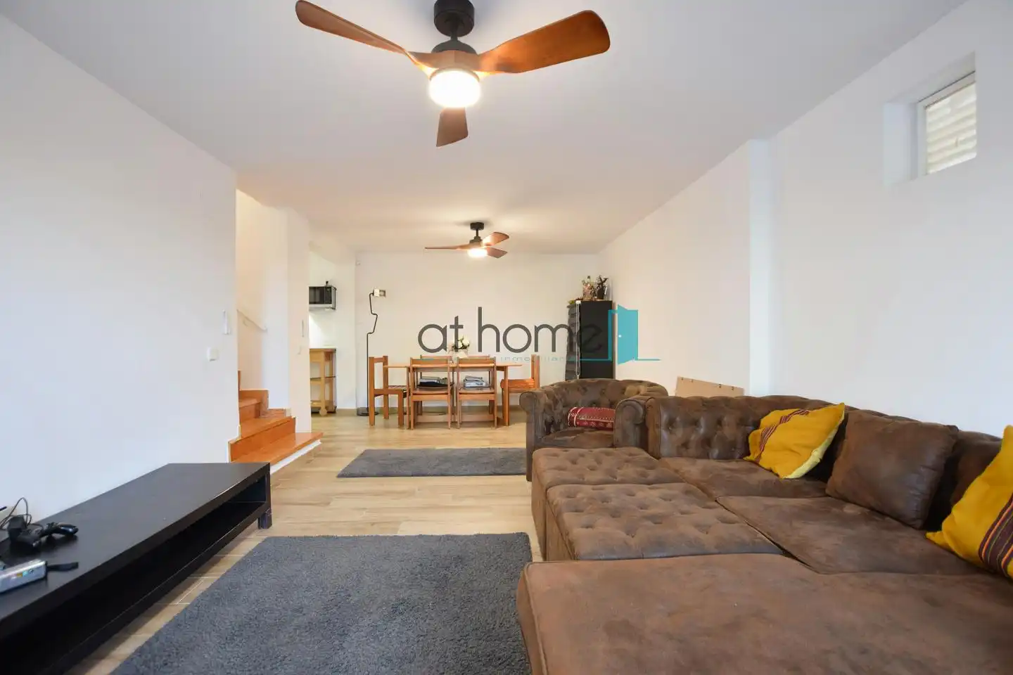 Wohnzimmer von Einfamilien-Reihenhaus zur Miete in Sagunto / Sagunt mit Klimaanlage, Parkett und Terrasse