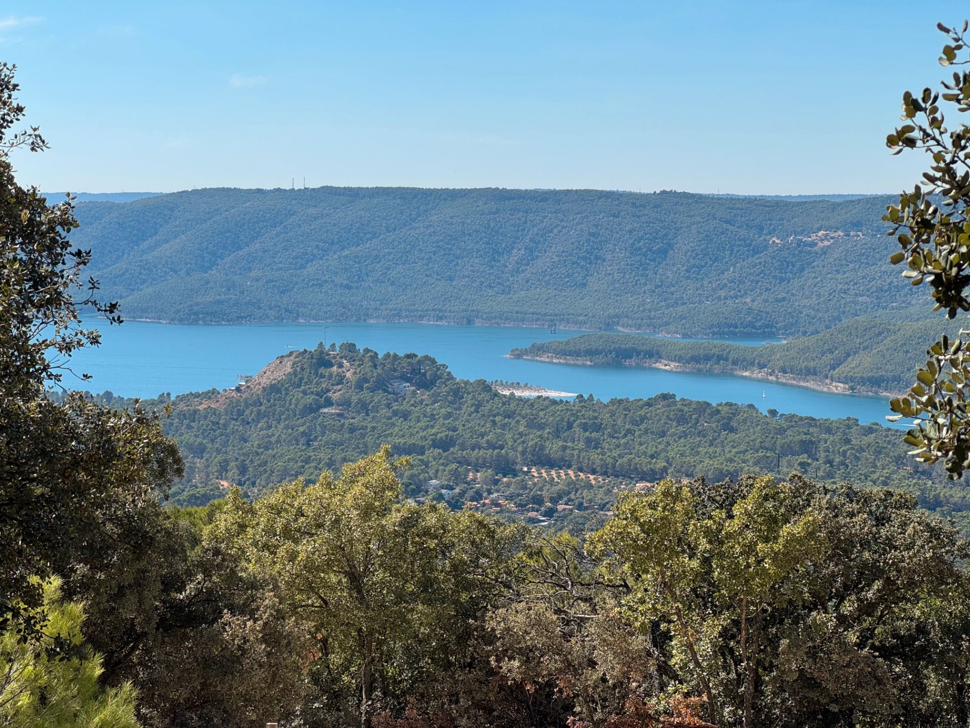 Land for sale in Pareja