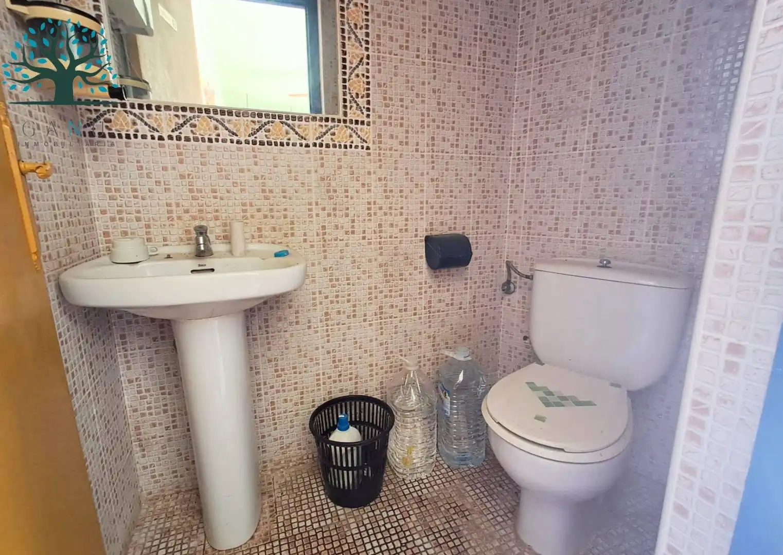 Badezimmer von Geschaftsraum zum Verkauf in Mazarrón mit Möbliert