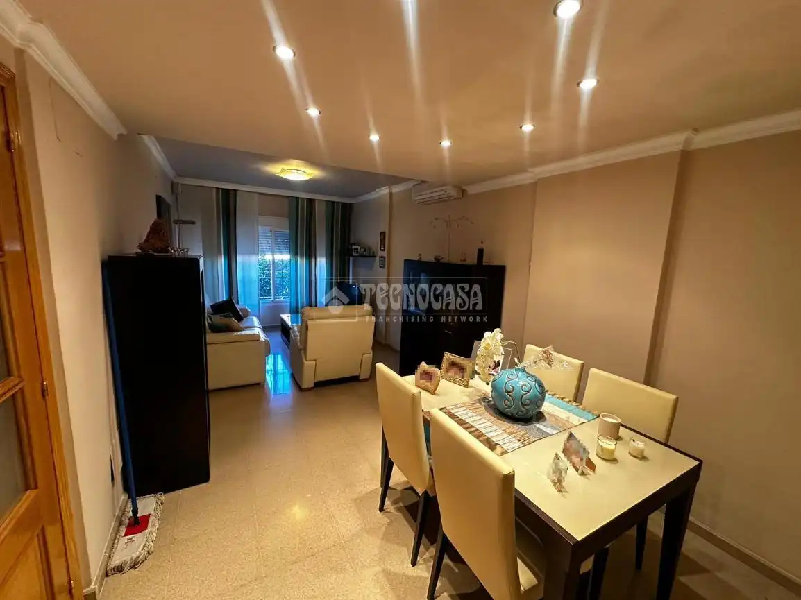 Comedor de Casa adosada en venta en Málaga con Aire acondicionado, Jardín privado y Terraza