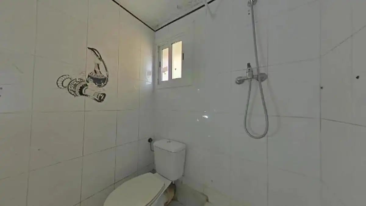Bathroom of Apartments for sale in Badalona  with Balcony