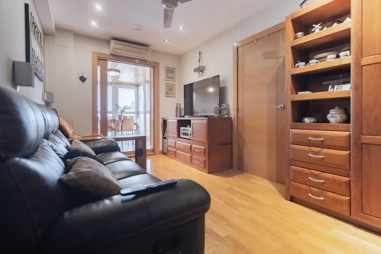 Living room of Attic for sale in  Pamplona / Iruña  with Air Conditioner, Heating and Parquet flooring