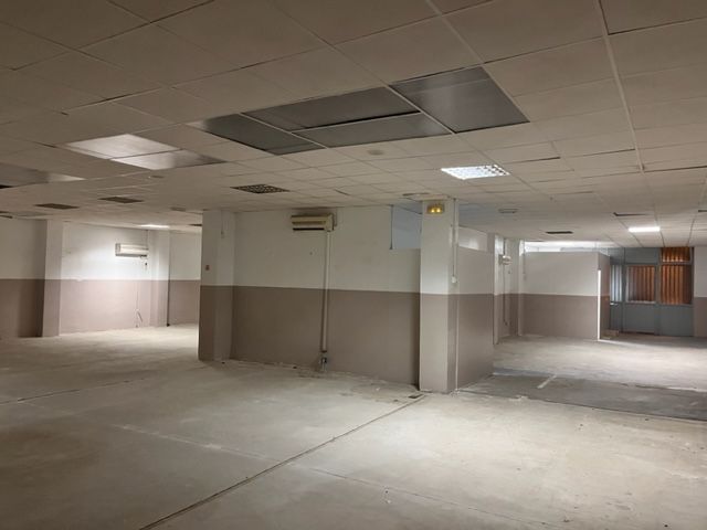 Local de alquiler en Calle de Antonio Bravo, 8, La Bozada – Parque Delicias, Delicias