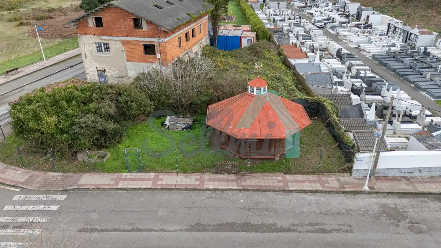Casa o xalet en venda en Soto del Barco amb Jardí privat