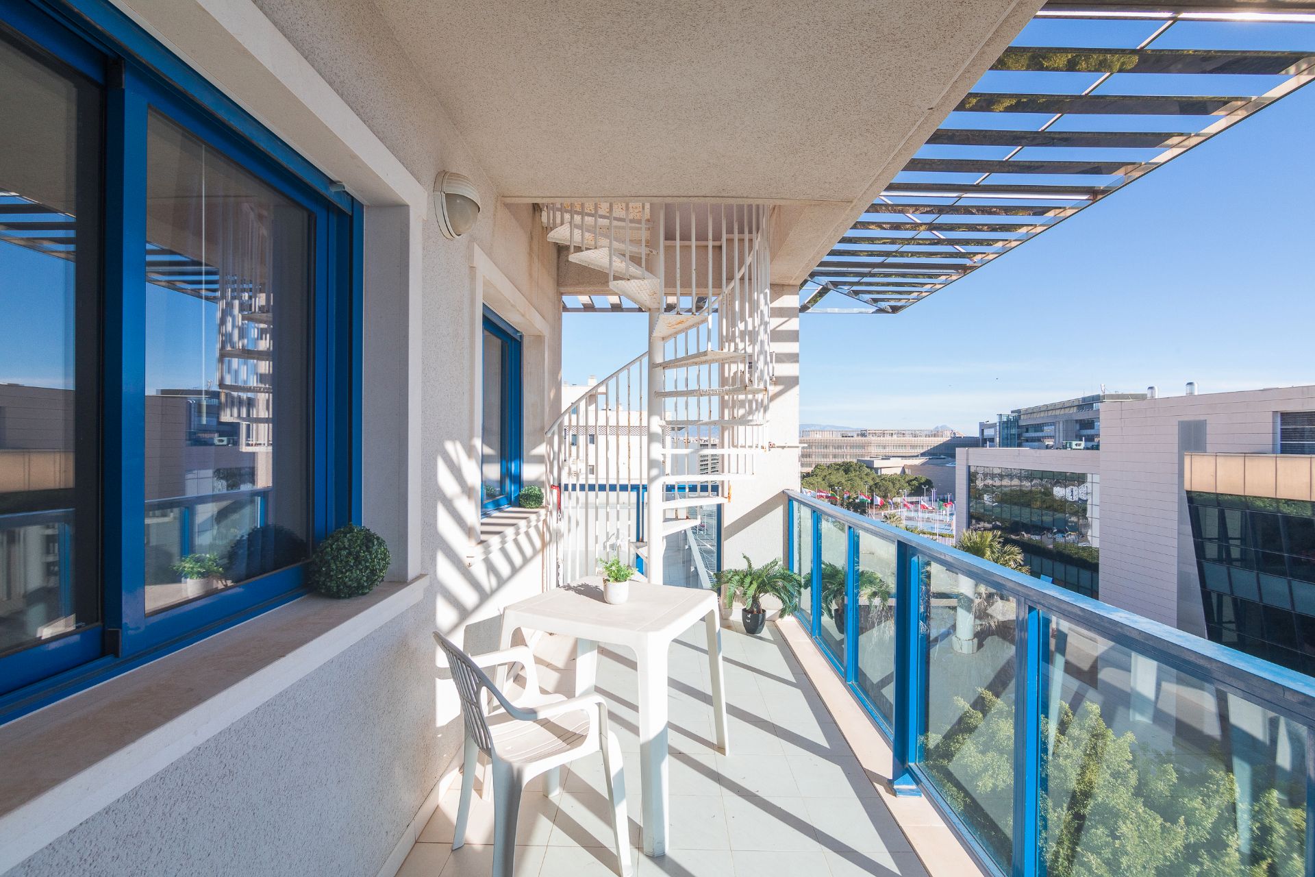 Terrassa de Pis en venda en Alicante / Alacant amb Moblat i Piscina comunitària