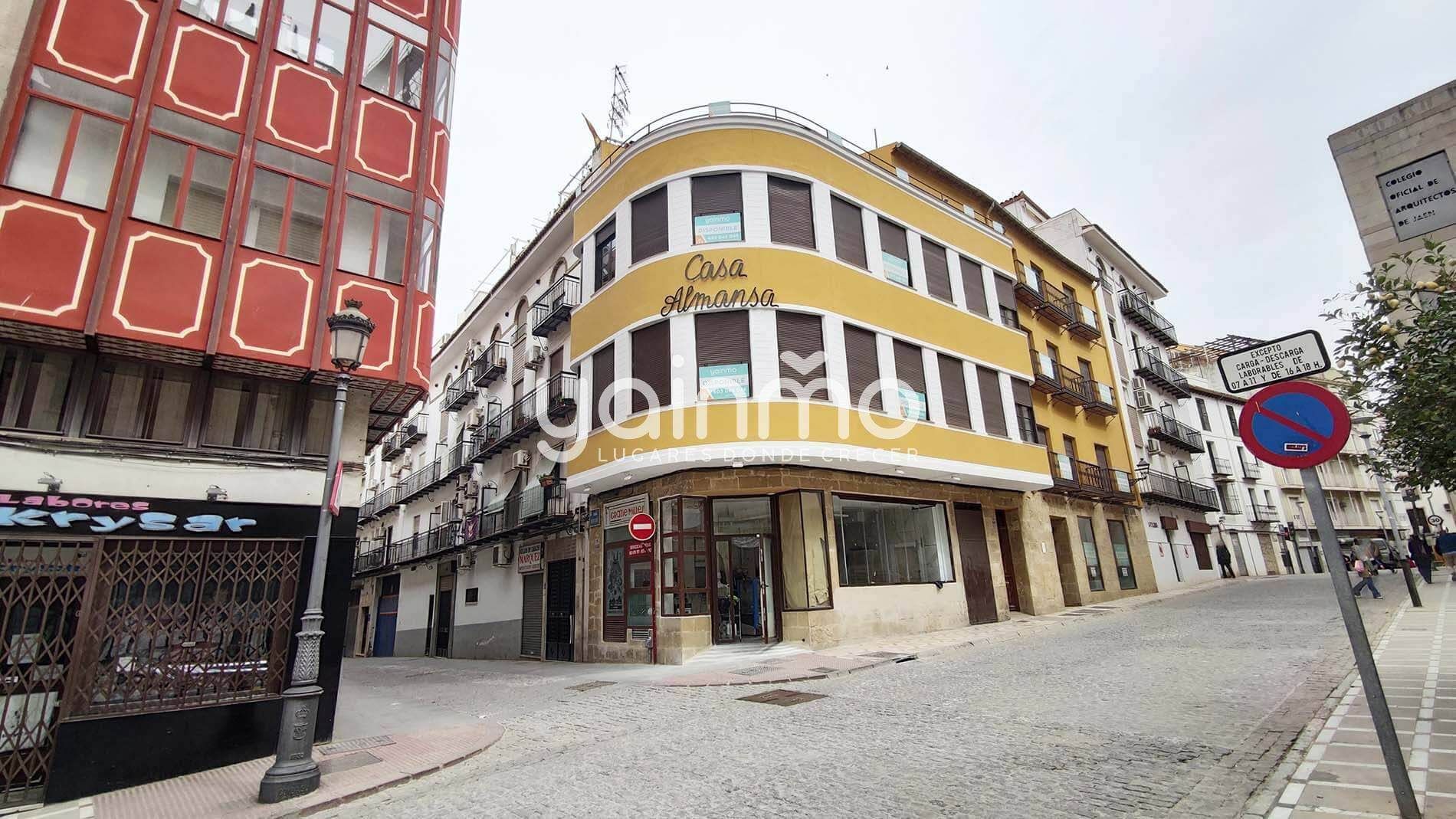 Außenansicht von Gebaude zur Miete in  Jaén Capital