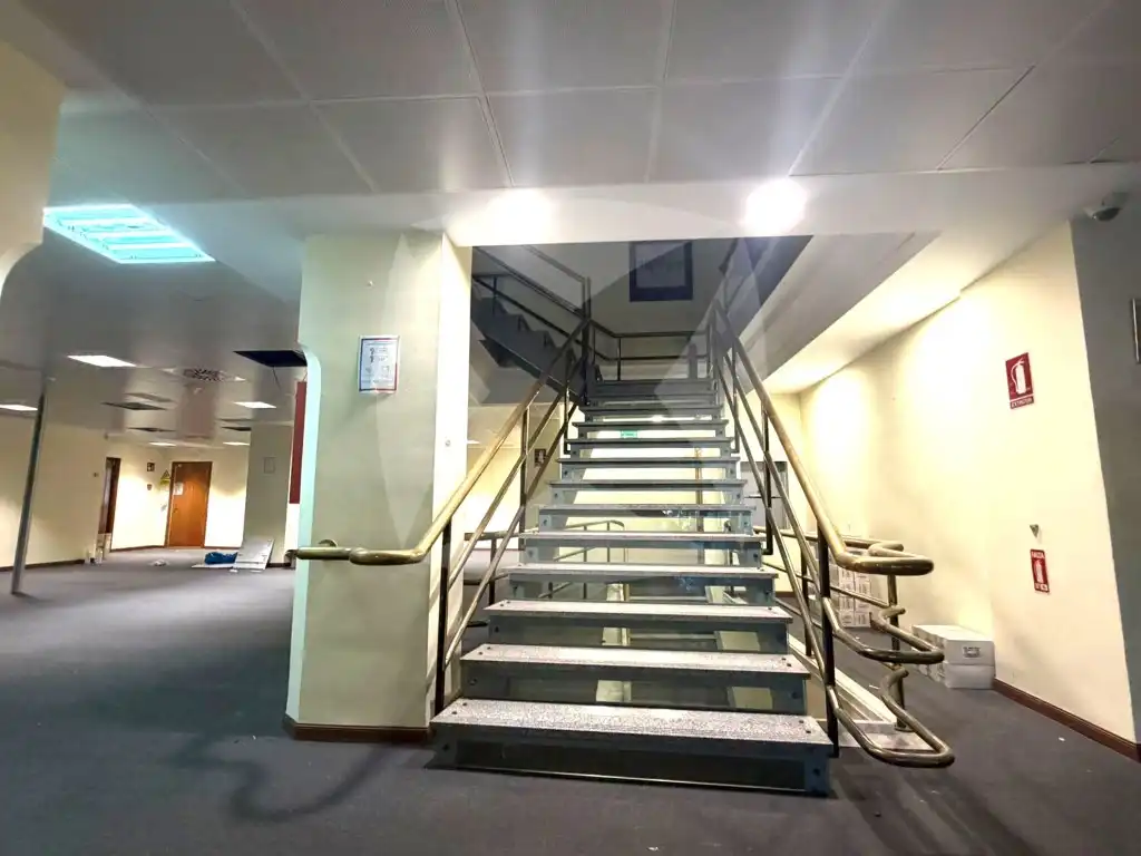 Gewerbefläche zum Verkauf in Plaza Portugal, imagen 2