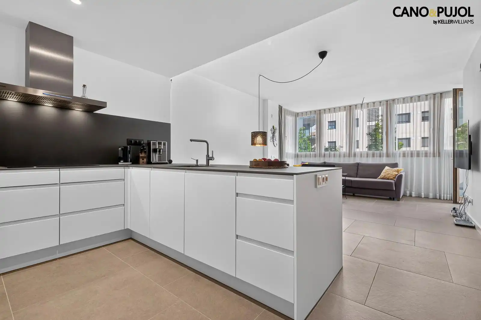 Piso con terraza en venta en josep tarradellas, imagen 8
