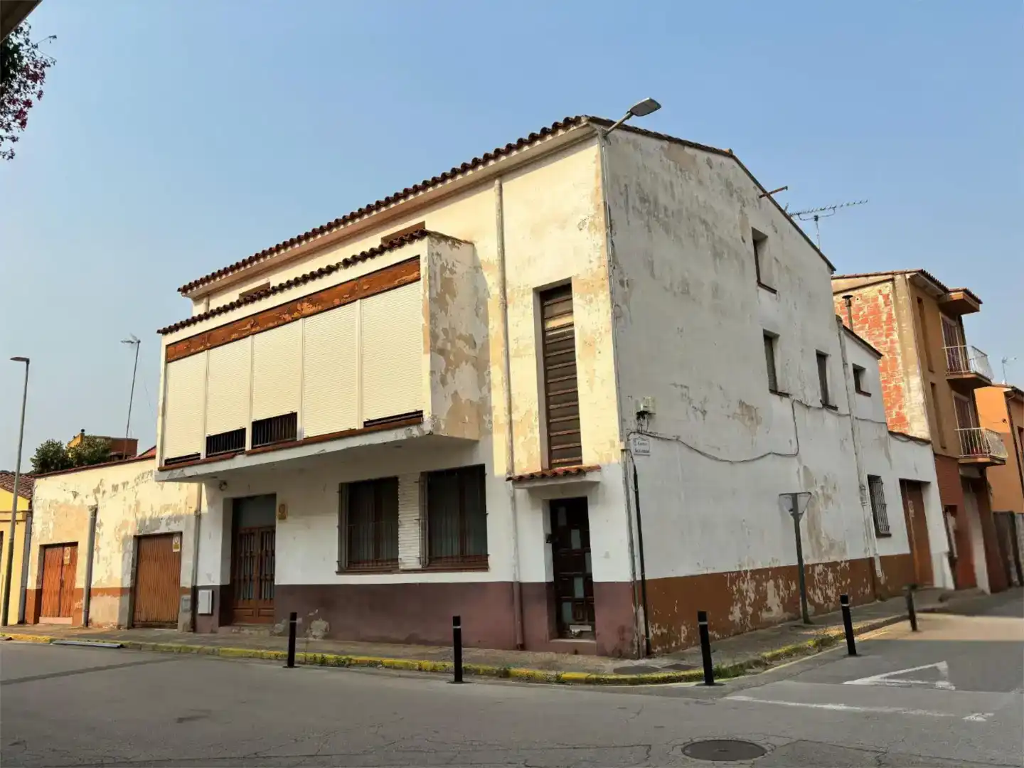 Exterior view of Houses for sale in Bescanó  with Balcony