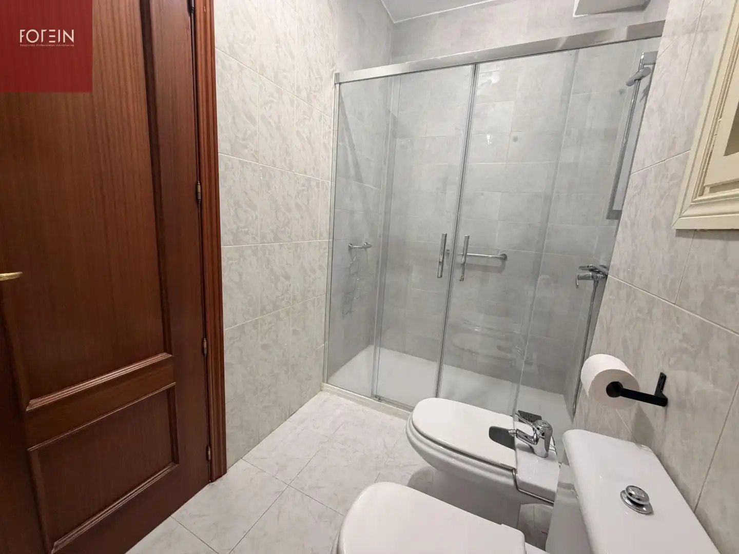 Bathroom of Flat for rent in Madrid  with Heating, Terrace and Storage room