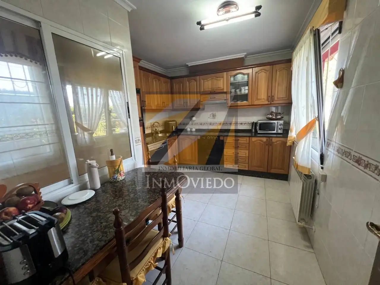 Cuina de Casa o xalet en venda en Carreño amb Calefacció, Jardí privat i Parquet