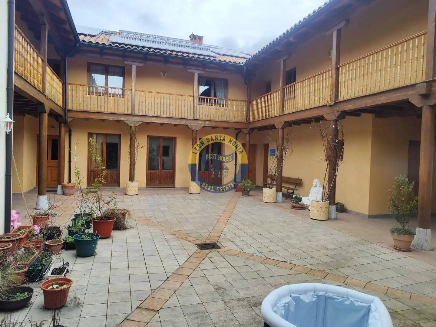 Exterior view of Houses for sale in Villaquilambre  with Heating, Private garden and Terrace