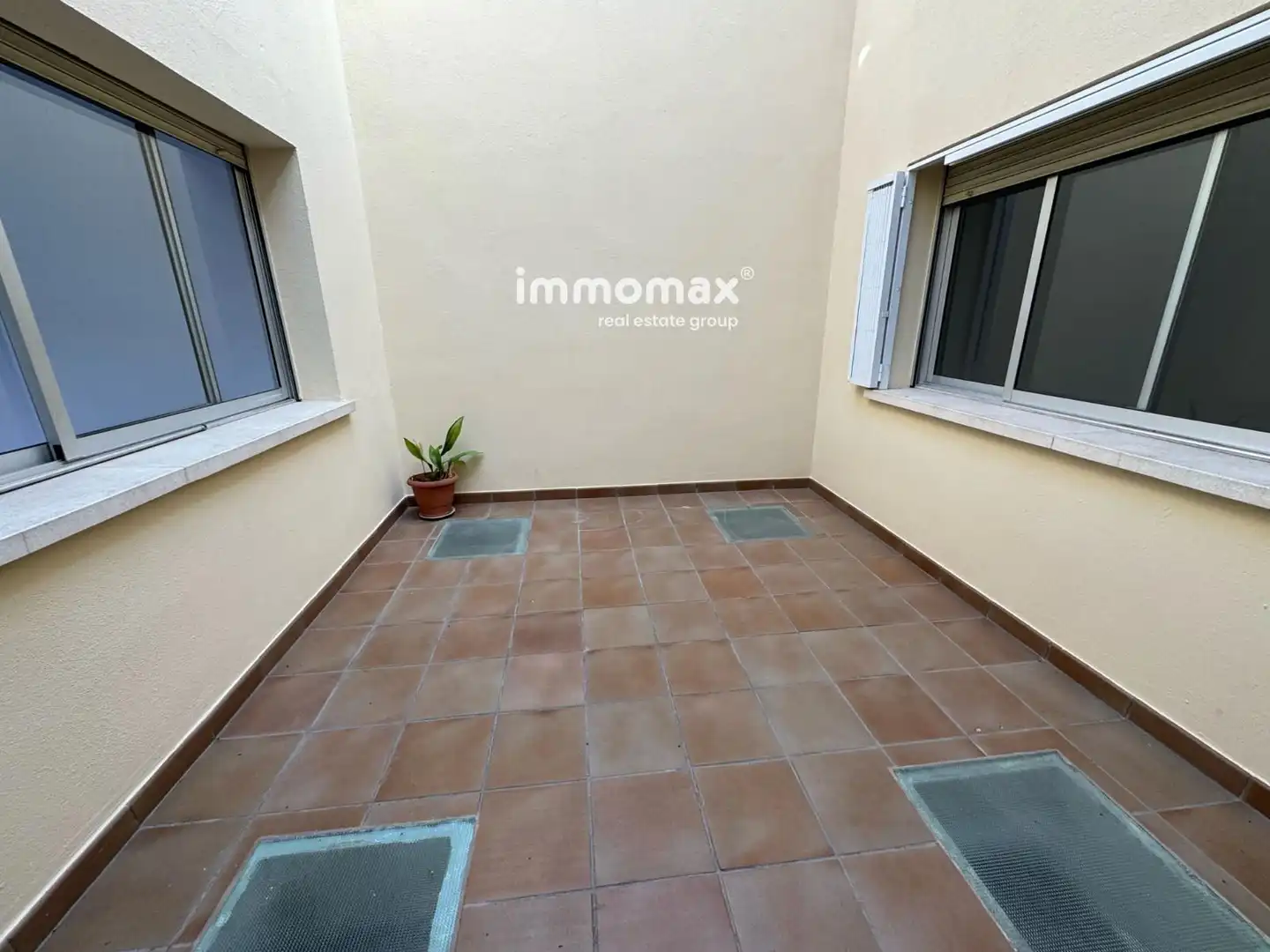 Terrassa de Casa o xalet en venda en Cornellà de Llobregat amb Calefacció i Traster