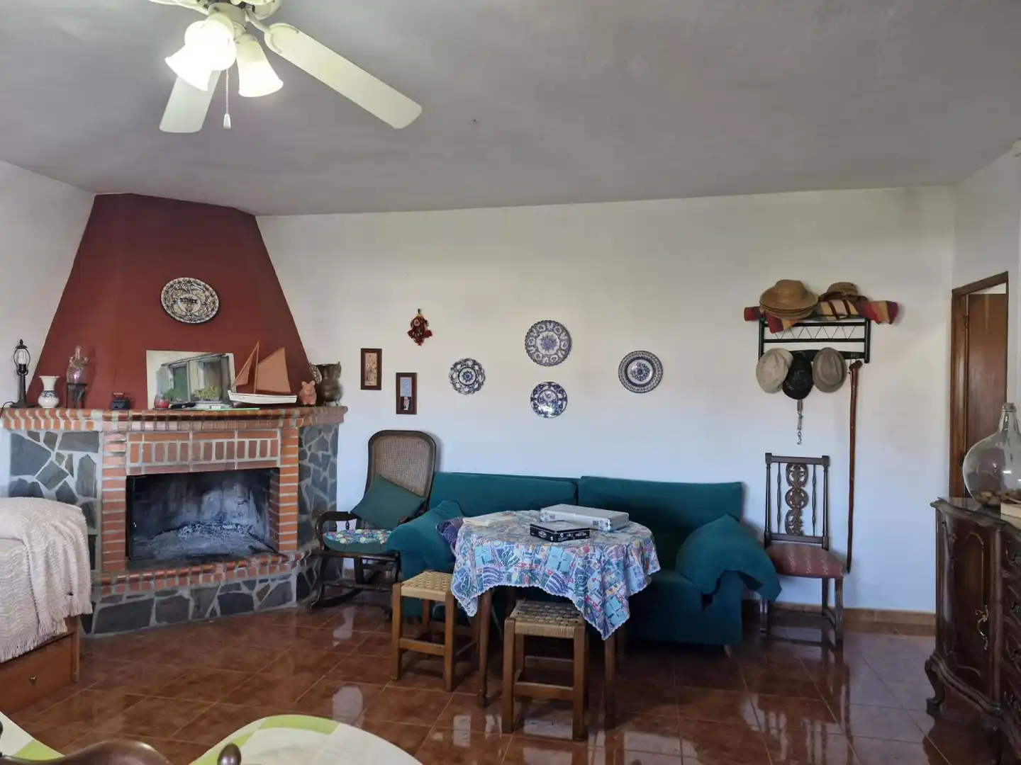 Sala d'estar de Finca rústica en venda en Motril amb Terrassa i Piscina