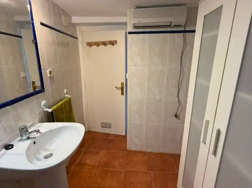 Bany de Pis en venda en Magallón amb Balcó